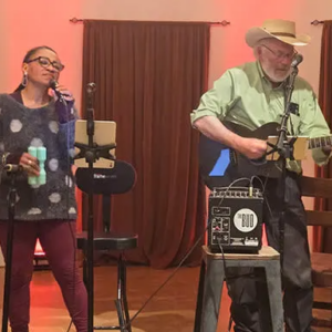 Los Radiators Free Library Show